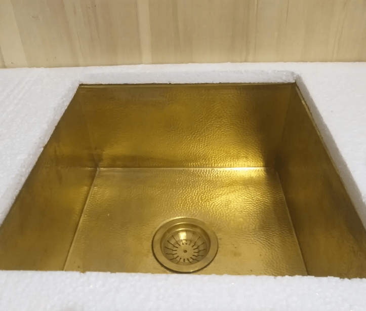 Brass sink Hammered – Versatile for Kitchen, Bar, and Outdoor Spaces / square